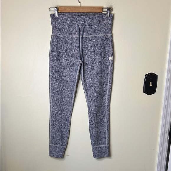Vuori Azure Mini Samba Daily Leggings Size M - Picture 3 of 11